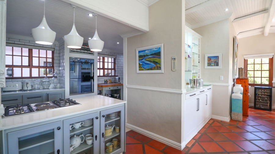 6 Bedroom Property for Sale in Kingfisher Creek Western Cape